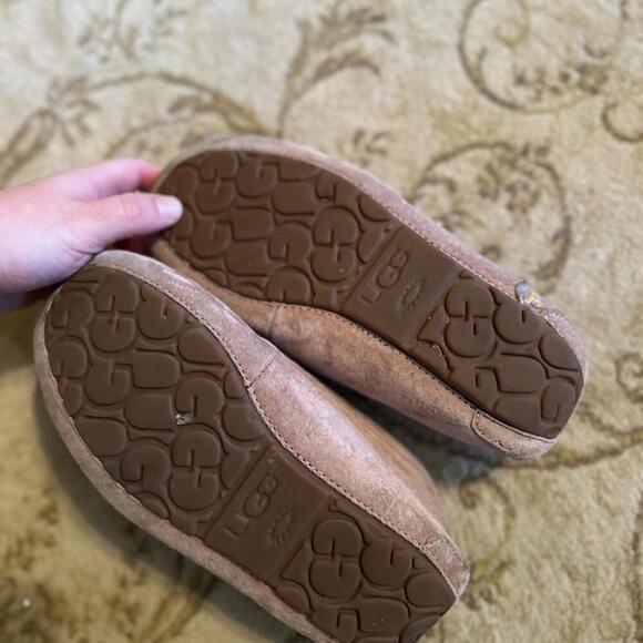Ugg Moccasins - Picture 4 of 5